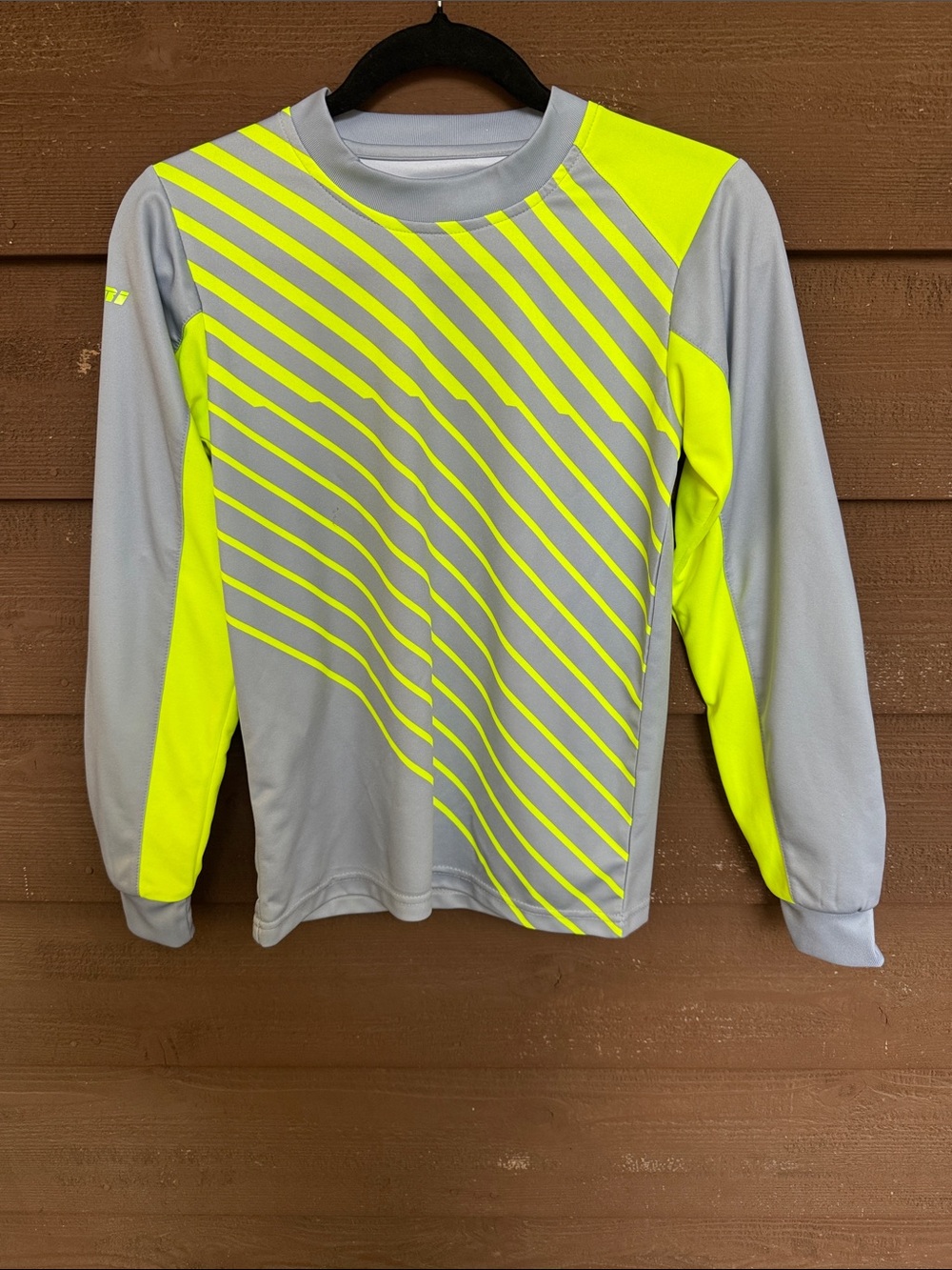 Vizari Youth Soccer Long-Sleeve shirt with pads size medium
